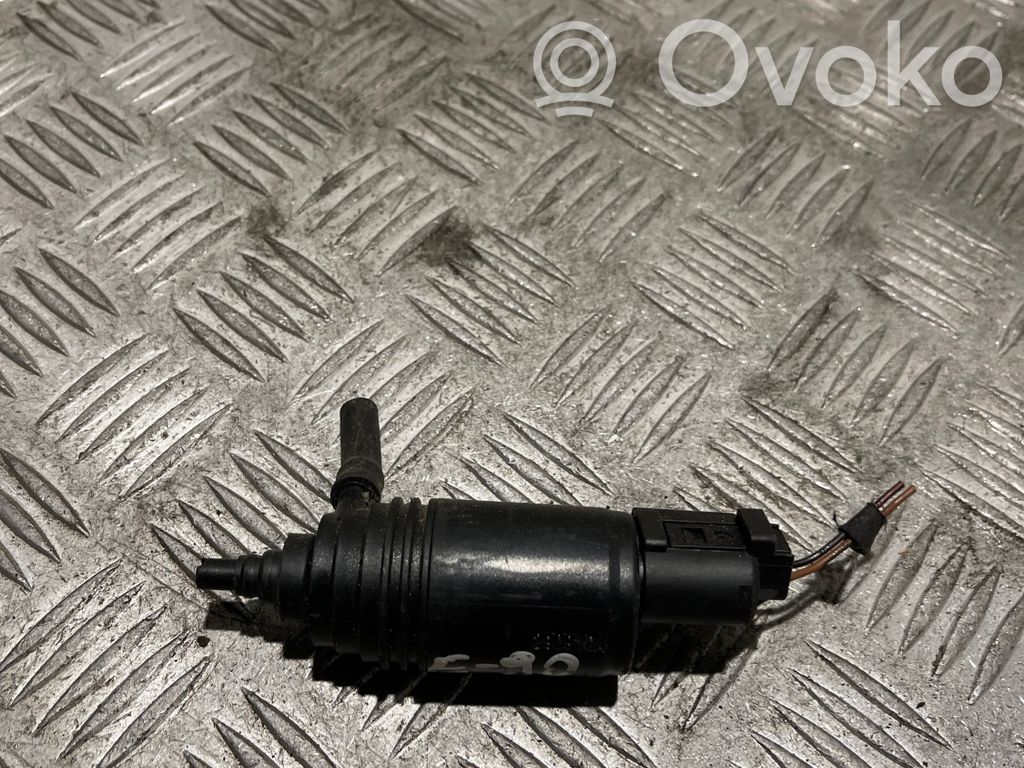BMW 3 E90 E91 Windscreen/windshield washer pump 