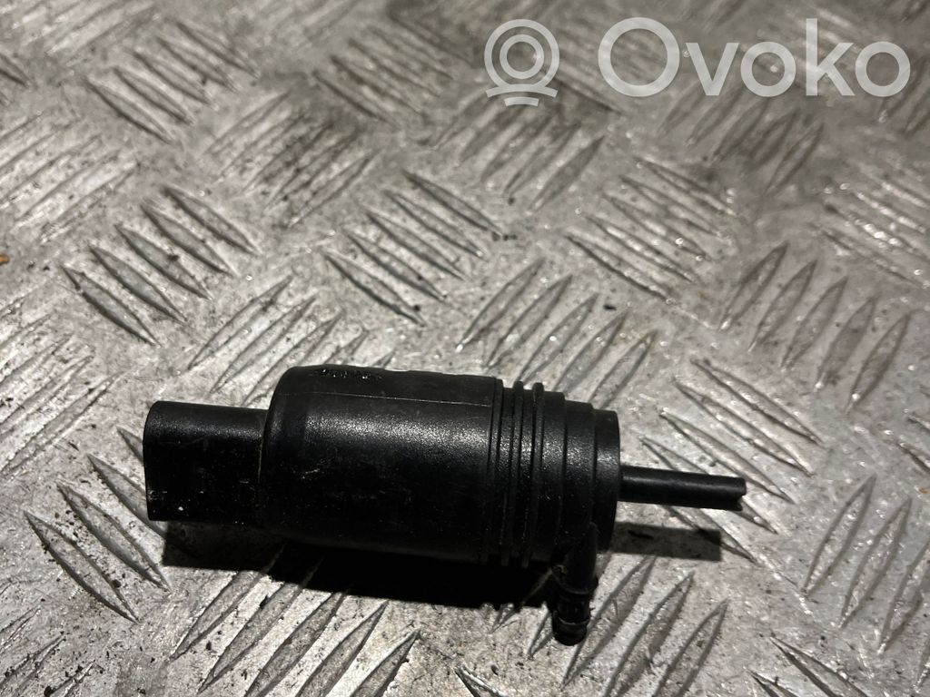 BMW 3 E90 E91 Windscreen/windshield washer pump 