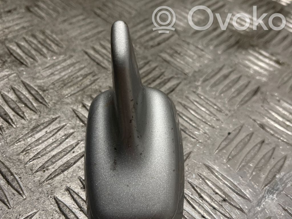 GPS-pystyantenni   8T0035503H