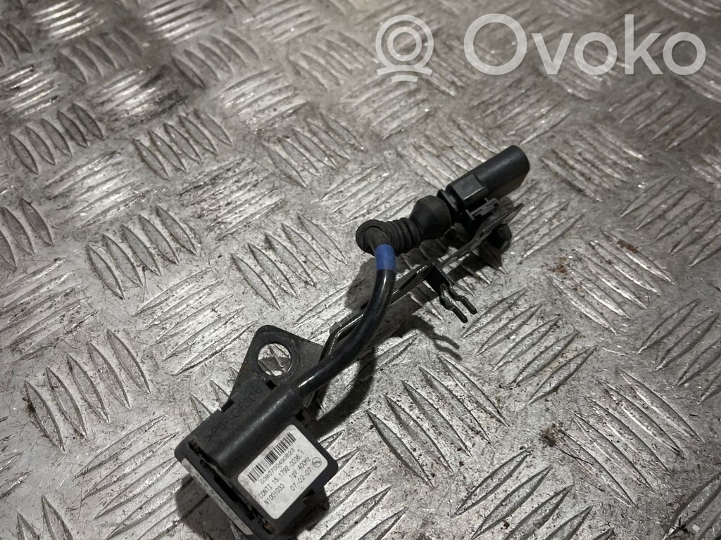 Audi A8 S8 D3 4E Air suspension front height level sensor 