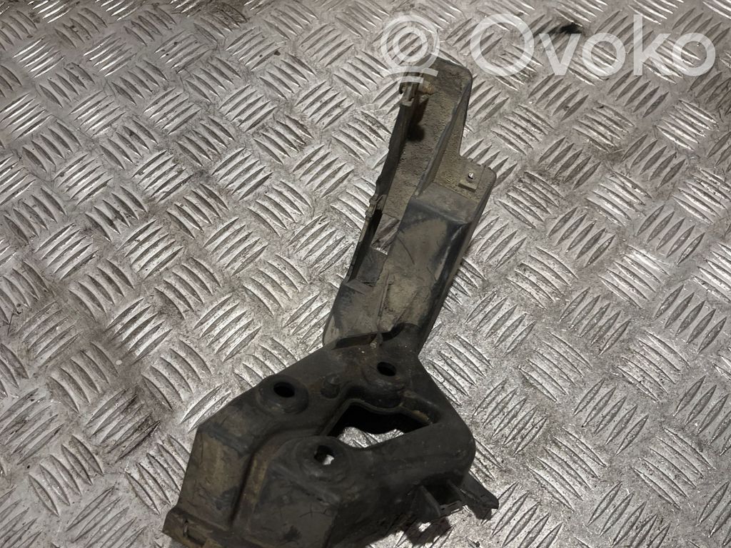 Audi A8 S8 D3 4E Rear bumper mounting bracket 