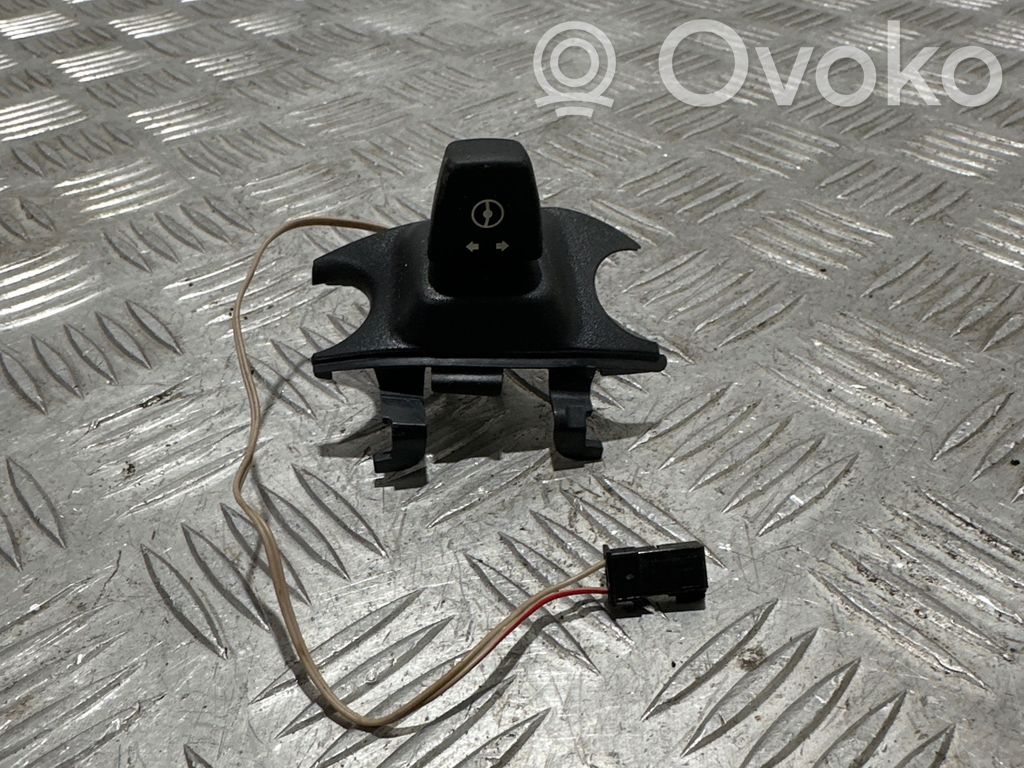 Steering wheel adjustment switch   61316966710