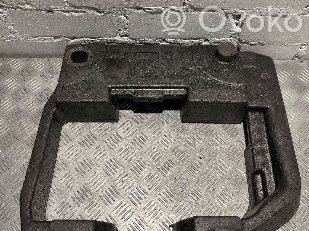 Audi A5 8T 8F Työkalupakki 