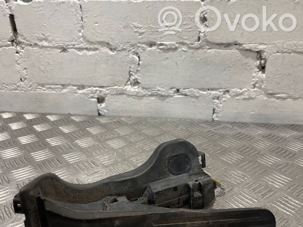 Volkswagen Golf VI Pedał gazu / przyspieszenia 