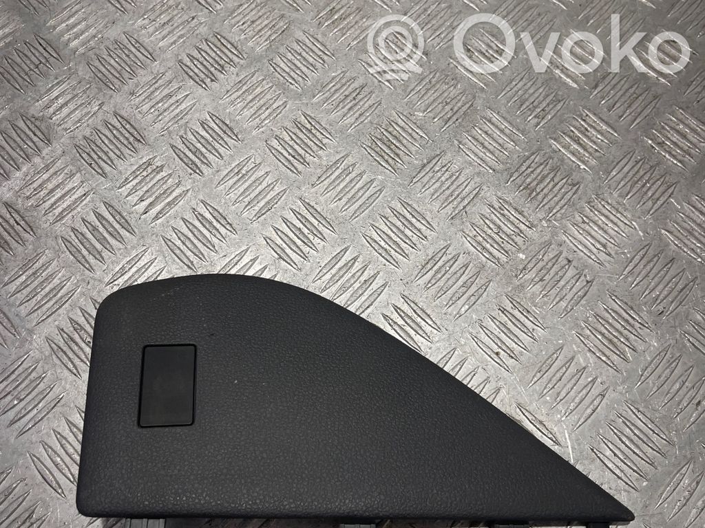 Boczny element deski rozdzielczej   2H0858247B