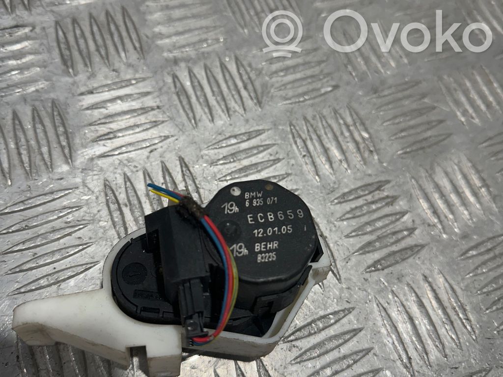 BMW 3 E90 E91 Tuloilmaventtiilin käyttömoottori 