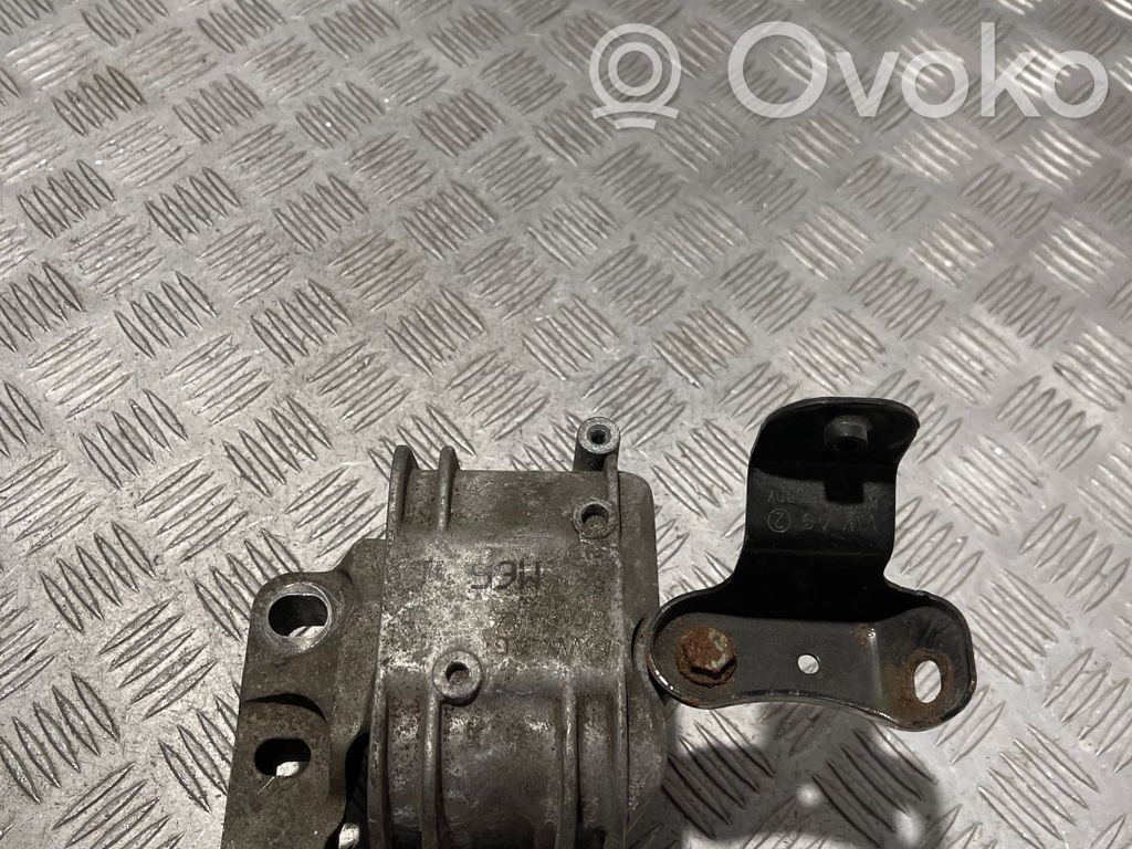 Volkswagen PASSAT B6 Engine mount bracket 