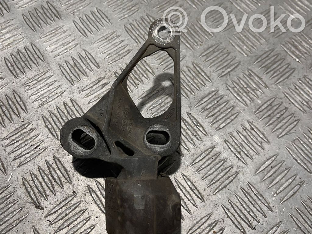 Audi A4 S4 B8 8K Engine mount bracket 