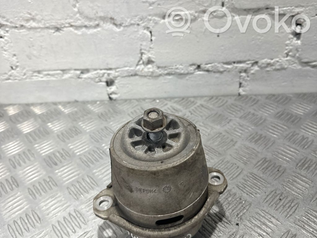 Porsche Cayenne (92A) Engine mount bracket 