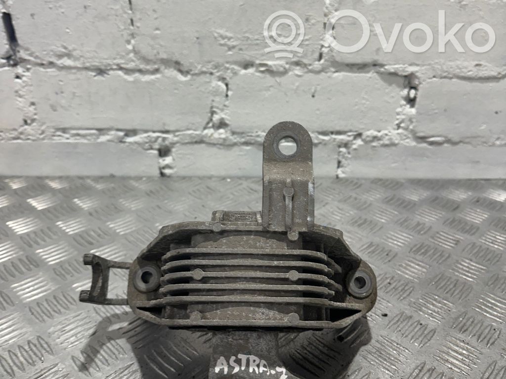 Opel Astra J Engine mount bracket 