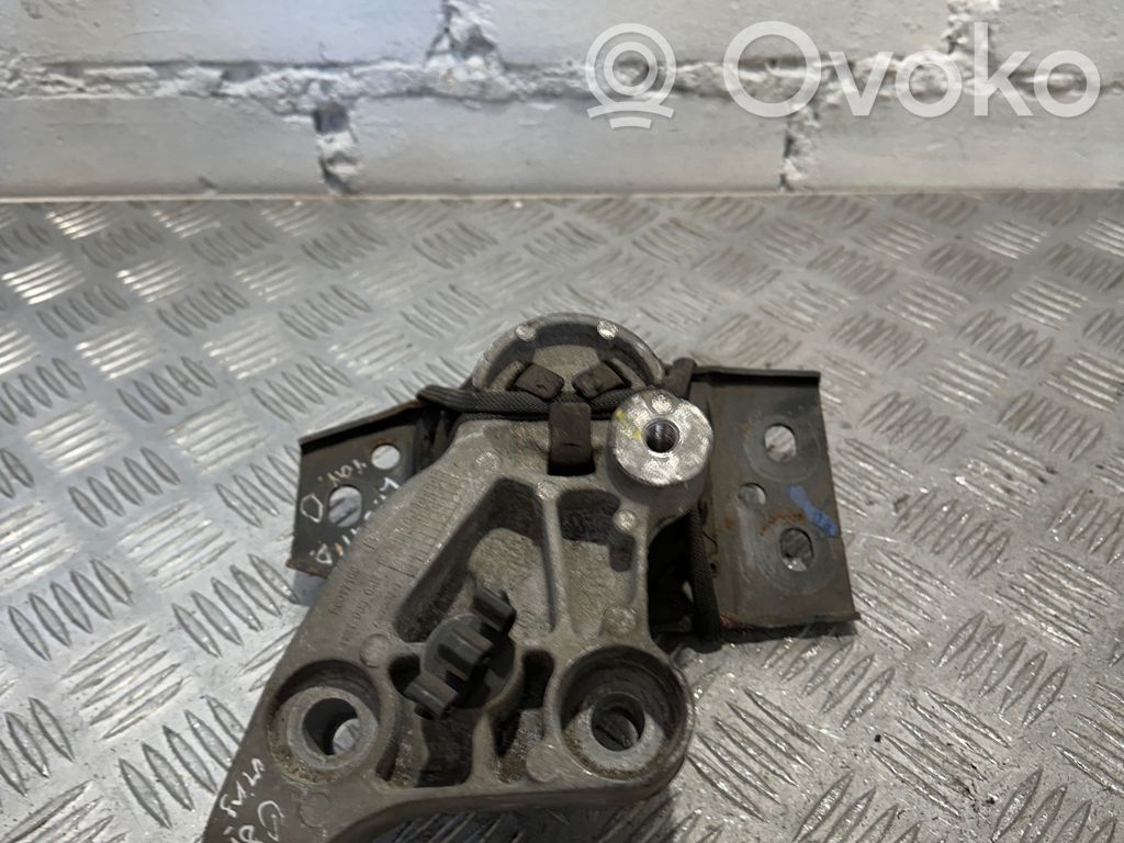 Renault Laguna III Engine mount bracket 