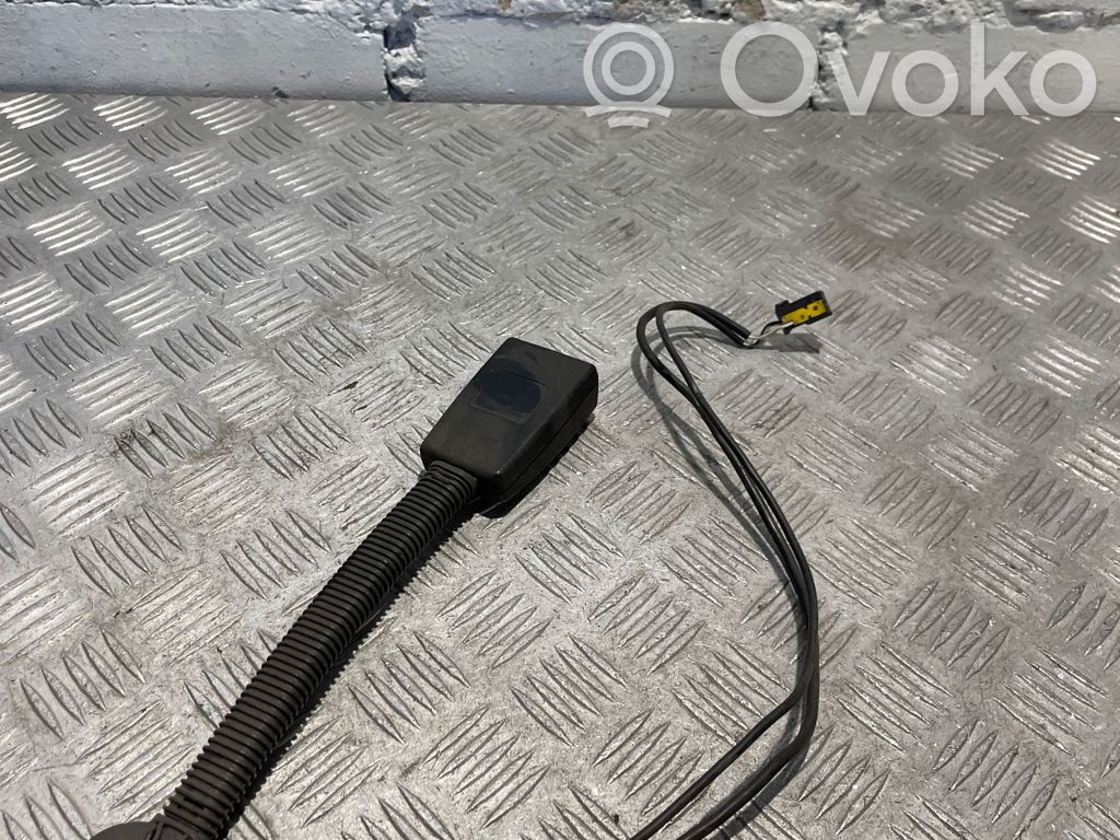 BMW 7 E65 E66 Etuistuimen turvavyön solki 