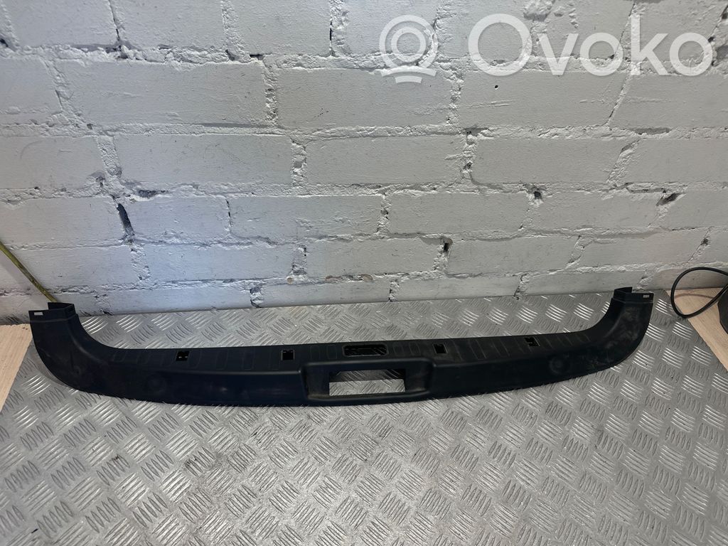 BMW 5 GT F07 Osłona pasa bagażnika 