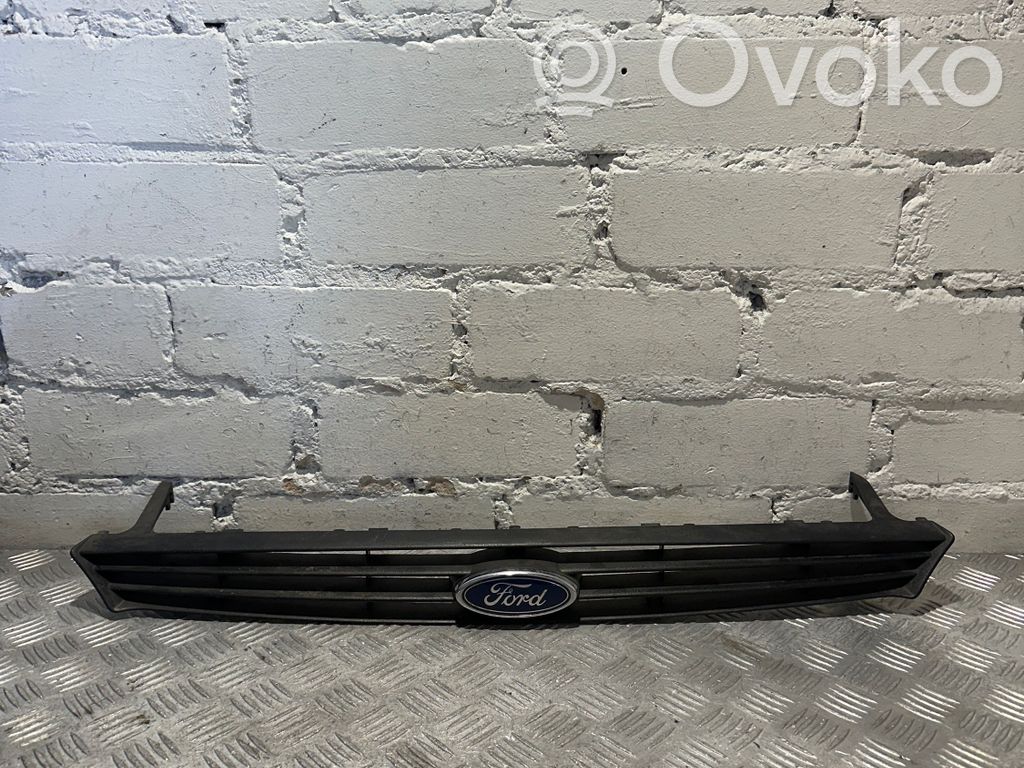 Ford Focus Front bumper upper radiator grill 