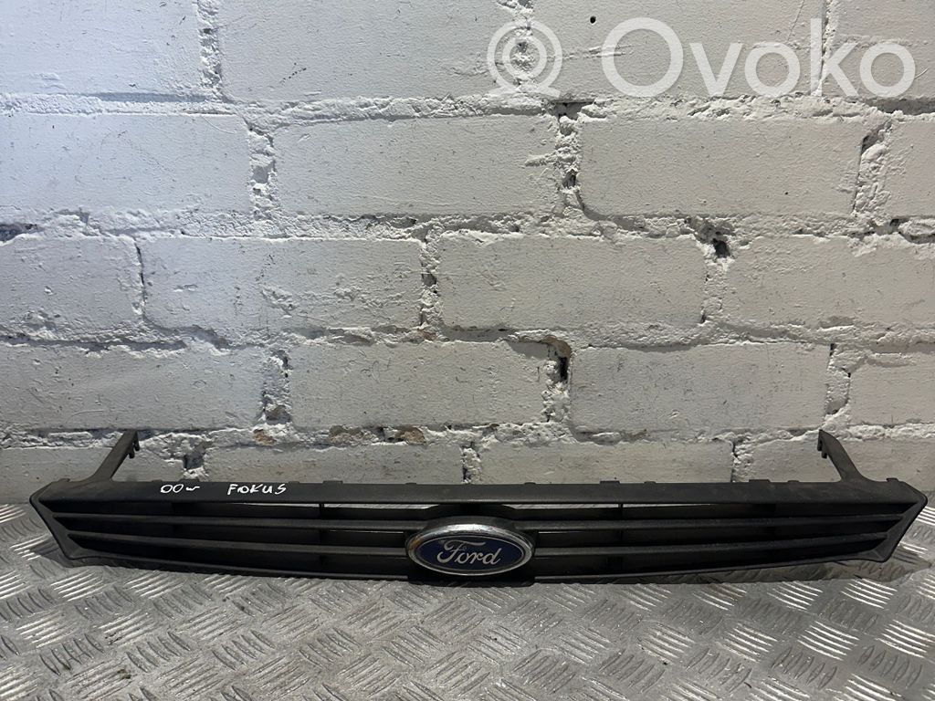 Ford Focus Front bumper upper radiator grill 