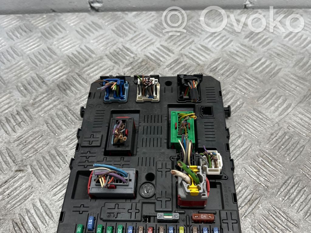 Peugeot 307 Fuse module 