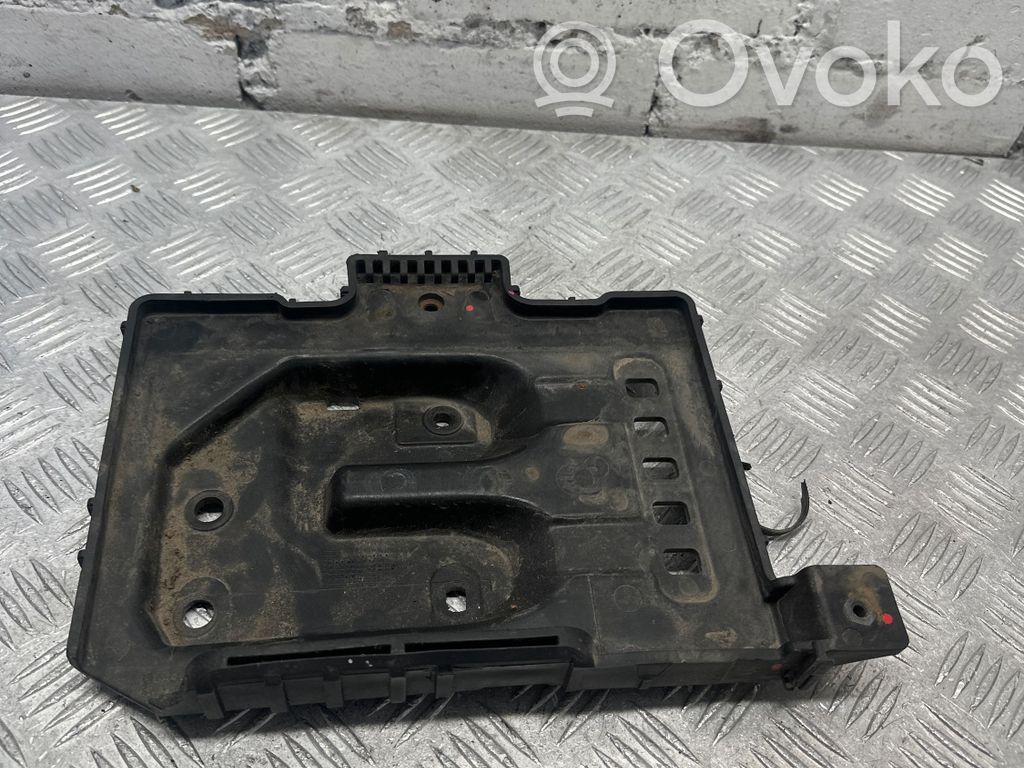 Hyundai i30 Battery tray 