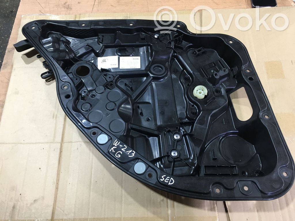 Mercedes-Benz E W213 Mechanizm podnoszenia szyby tylnej bez silnika 
