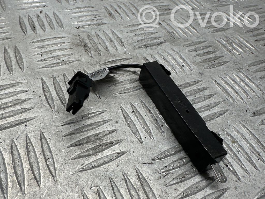 Mercedes-Benz E W212 Antenos stiprintuvas 