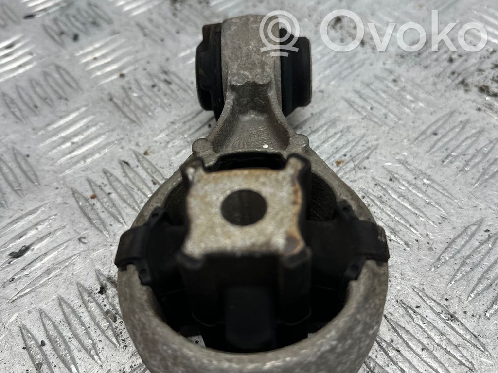 Nissan Qashqai Engine mount bracket 