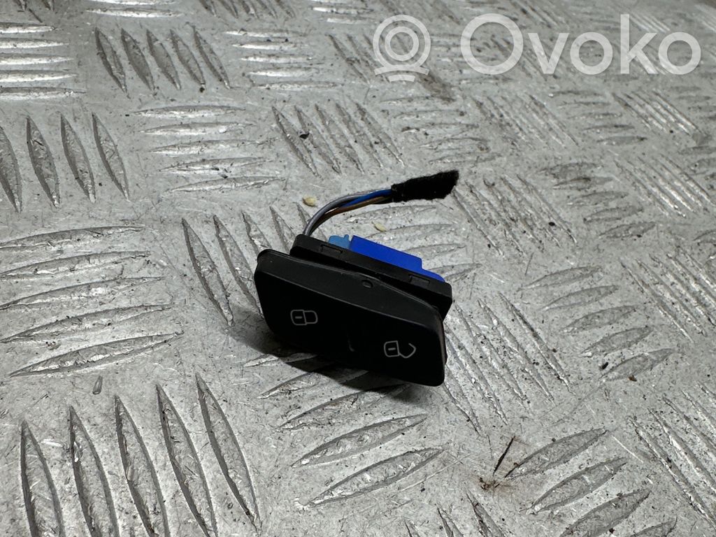 Volkswagen PASSAT B7 Central locking switch button 