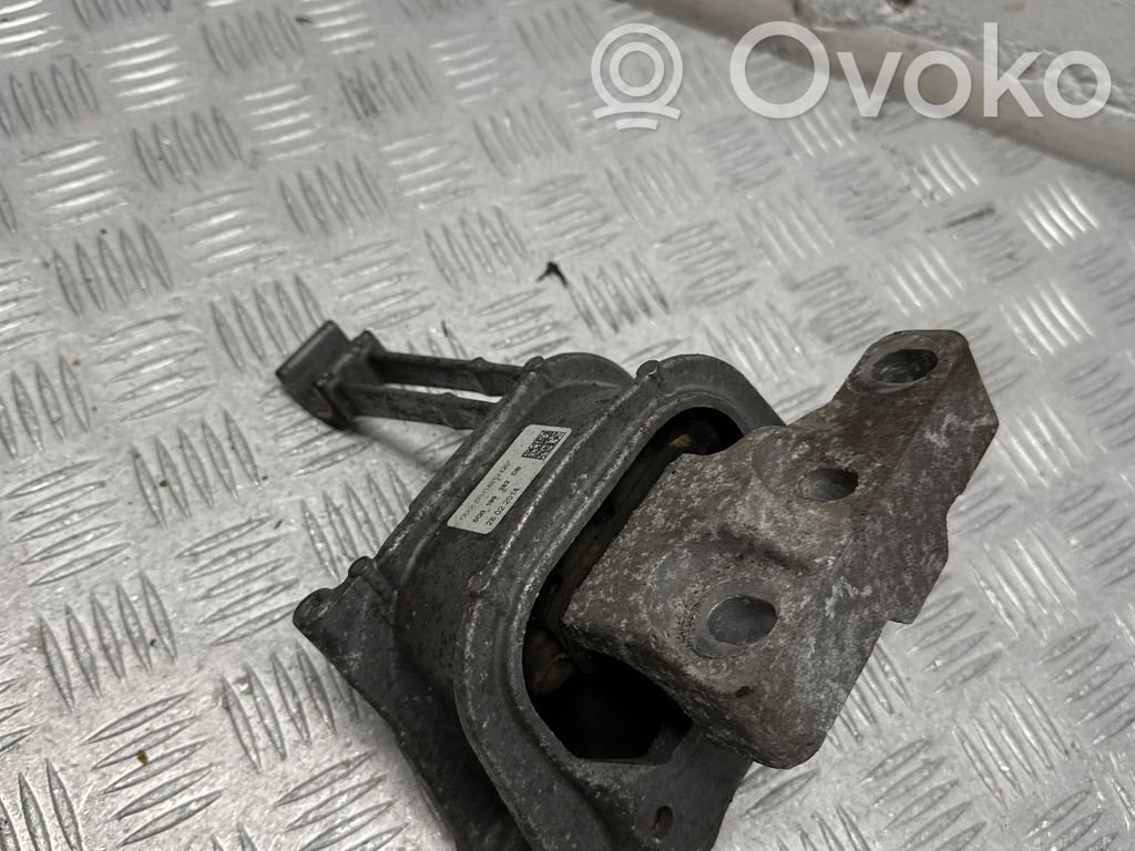 Engine mount bracket   5Q0199262DB,28022014