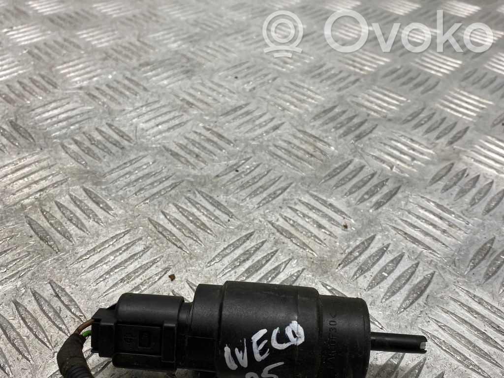 Iveco Daily 30.8 - 9 Windscreen/windshield washer pump 