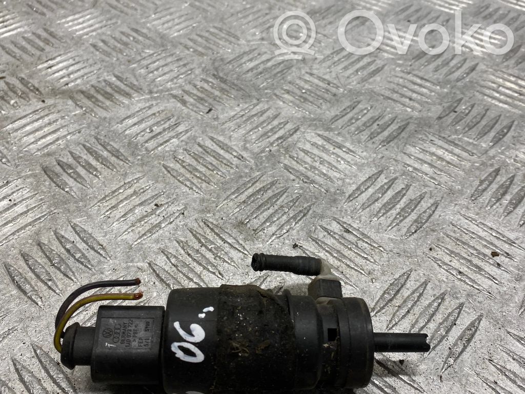 Audi A6 S6 C6 4F Windscreen/windshield washer pump 