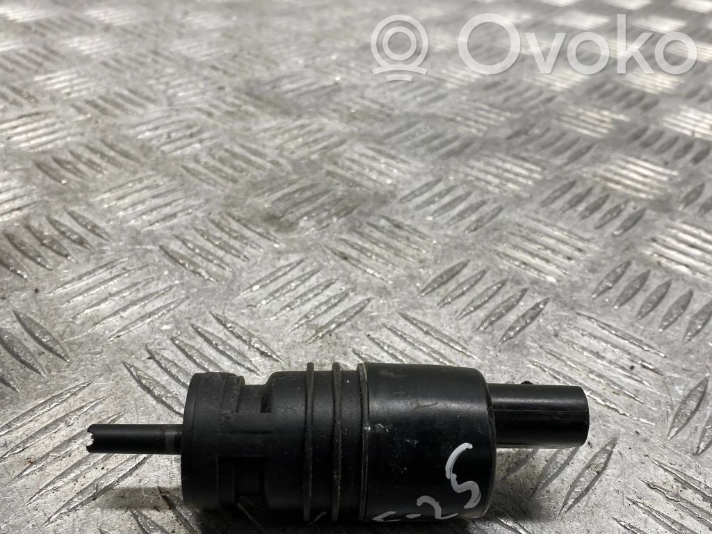 BMW X3 F25 Windscreen/windshield washer pump 