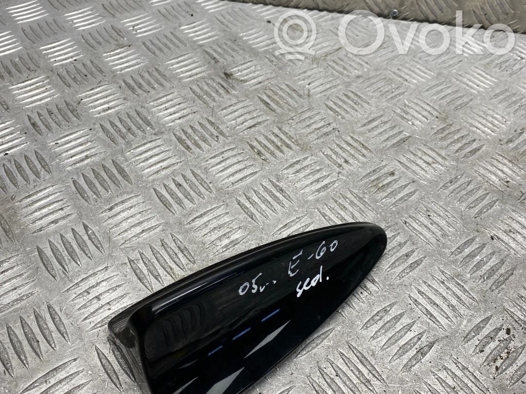 BMW 5 E60 E61 Kattoantennin (GPS) suoja 