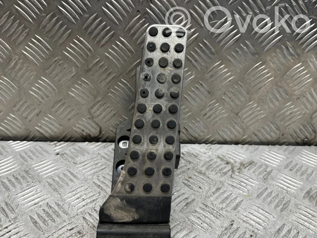 Pedał gazu / przyspieszenia   A2043000200,210814