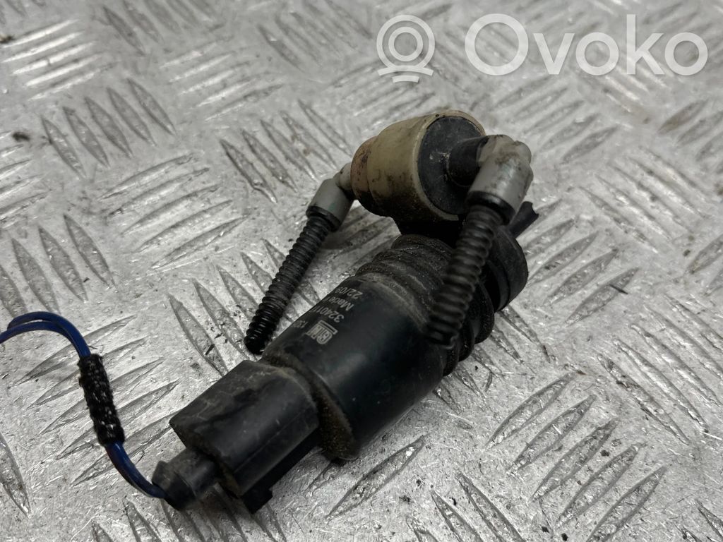 Opel Insignia A Windscreen/windshield washer pump 