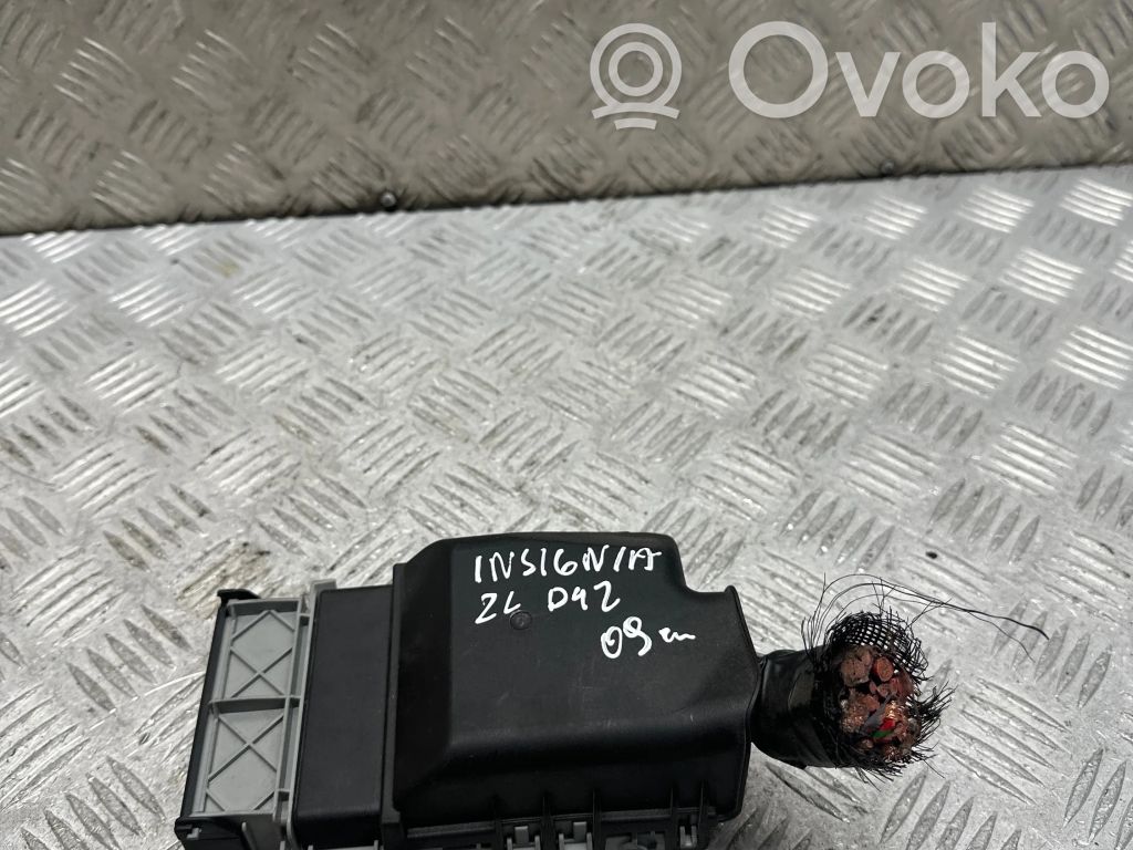 Opel Insignia A Saugiklių blokas 