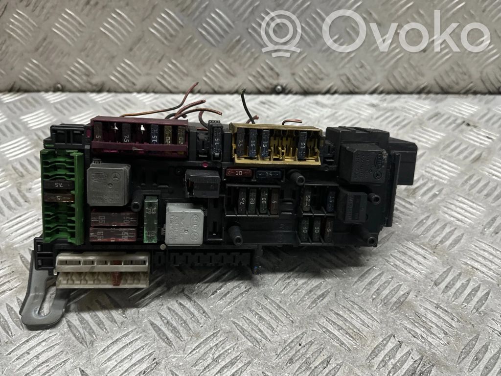 Mercedes-Benz E W212 Ramka / Moduł bezpieczników 