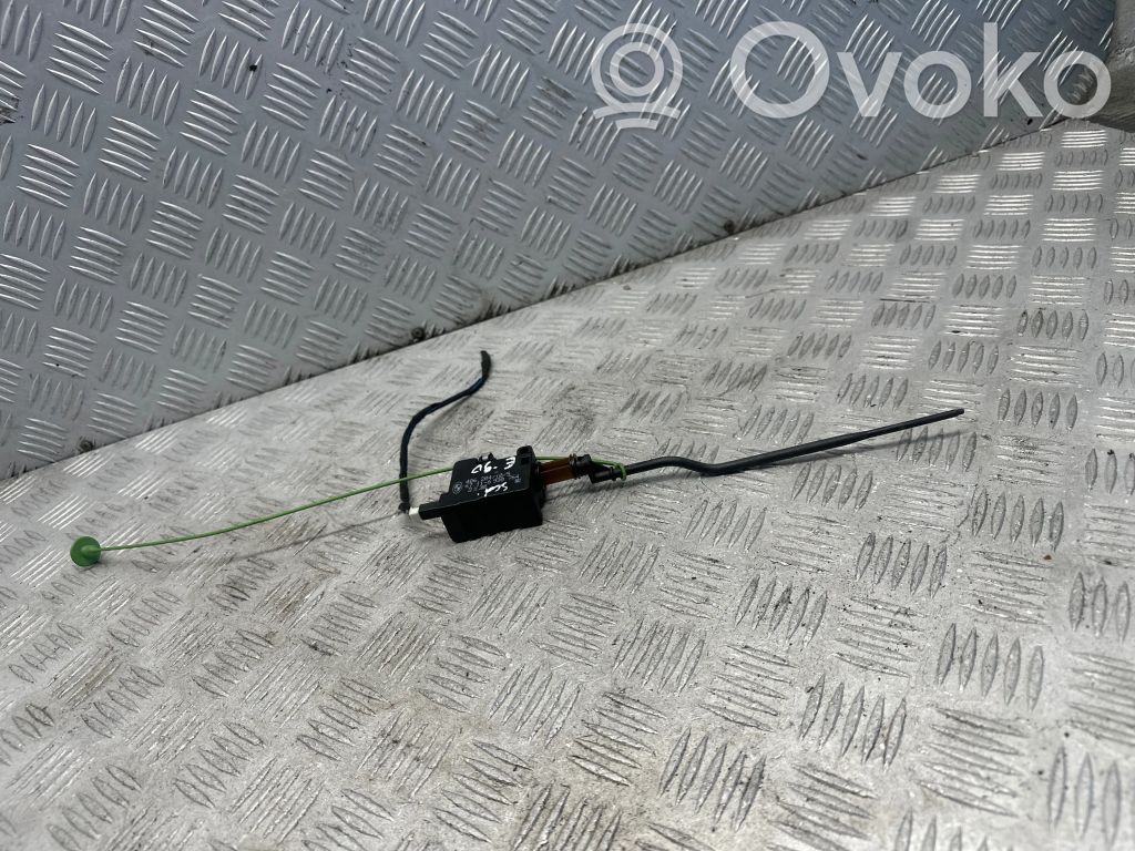 BMW 3 E90 E91 Fuel tank cap lock 