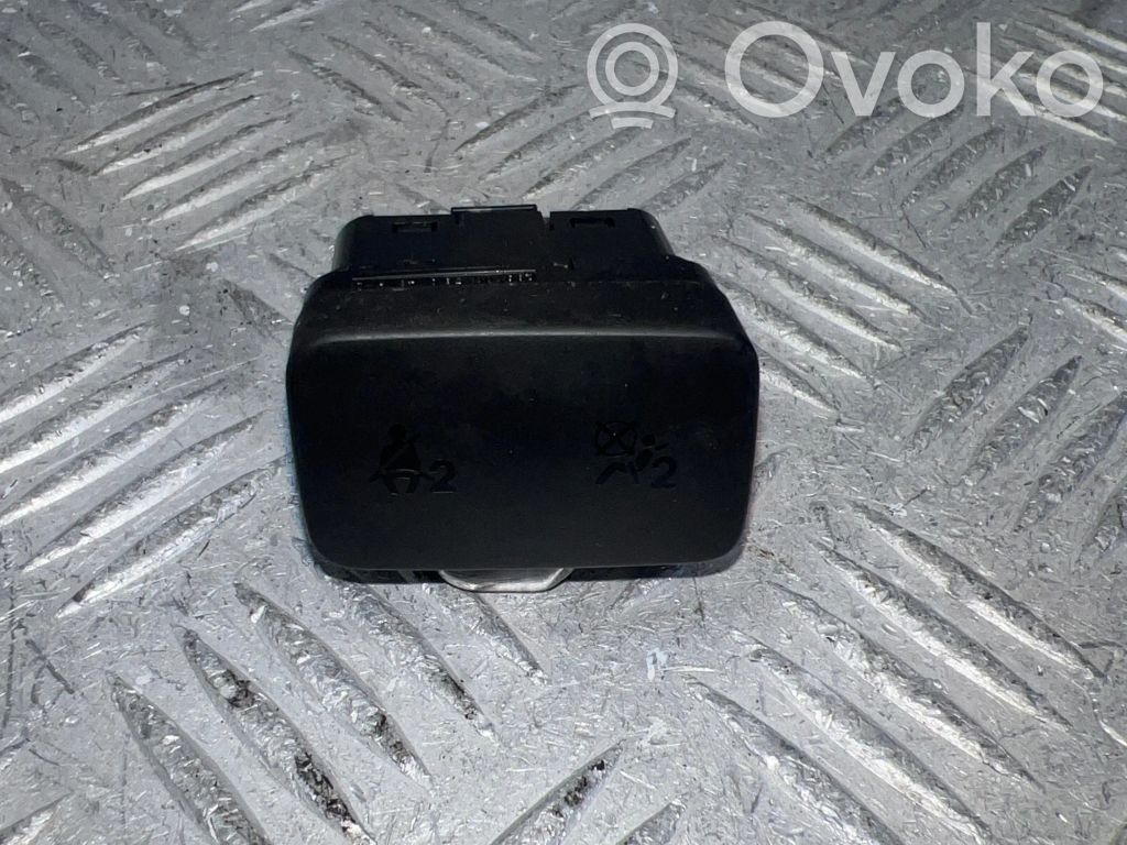 Opel Antara Passenger airbag on/off switch 