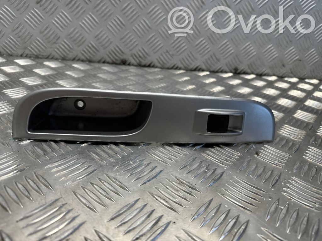 Mitsubishi L200 Electric window control switch 