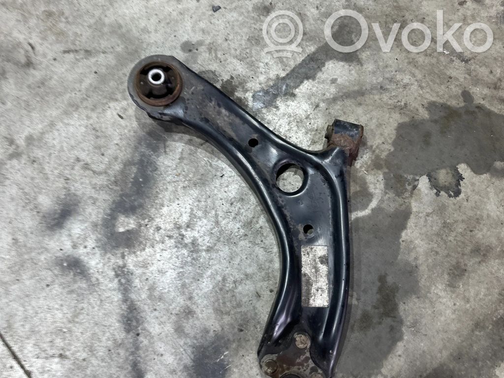 KIA Sportage Front lower control arm/wishbone 