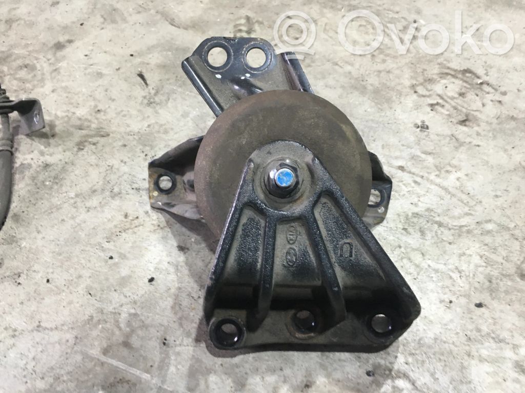Hyundai Tucson TL Engine mount bracket 