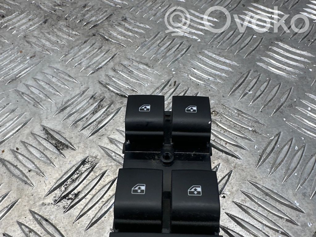 Opel Astra K Electric window control switch 