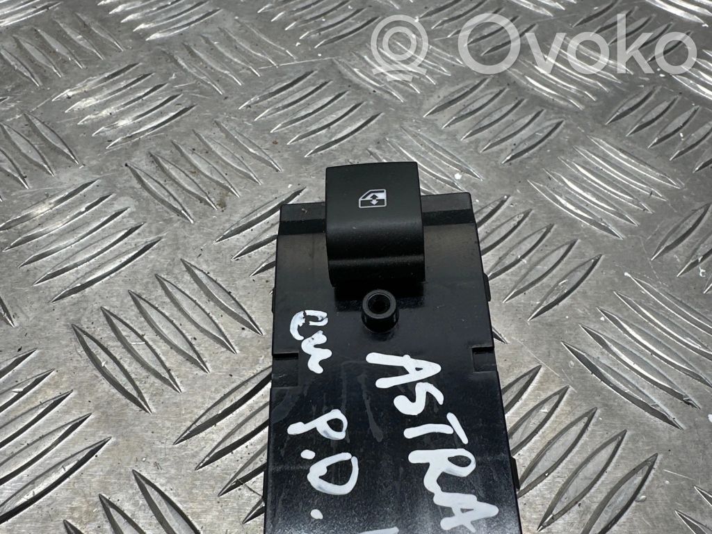 Opel Astra K Electric window control switch 