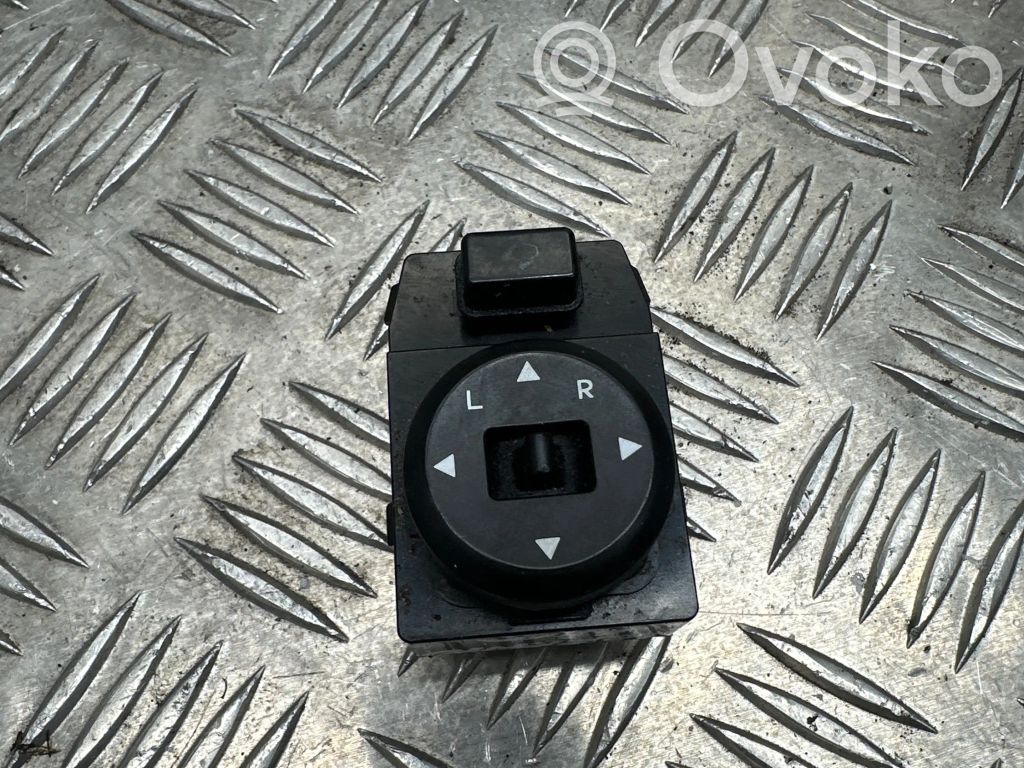 KIA Sorento Wing mirror switch 