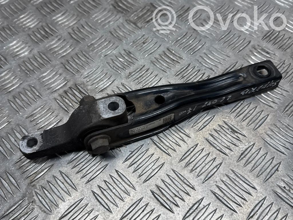 Skoda Superb B8 (3V) Engine mount bracket 