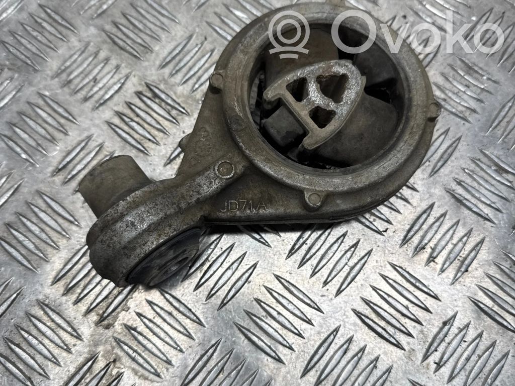 Engine mount bracket   JD71A