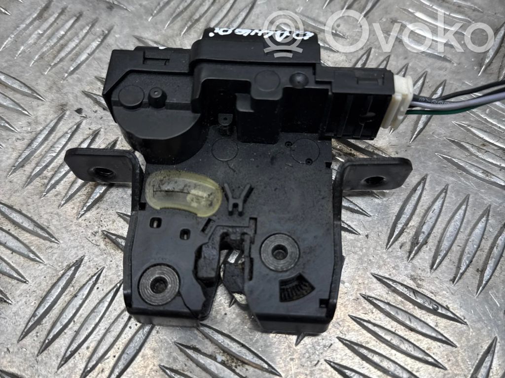 Nissan Qashqai Zamek klapy tylnej / bagażnika 