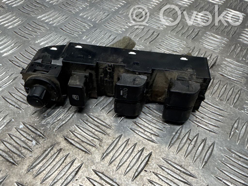 Mazda 3 III Electric window control switch 