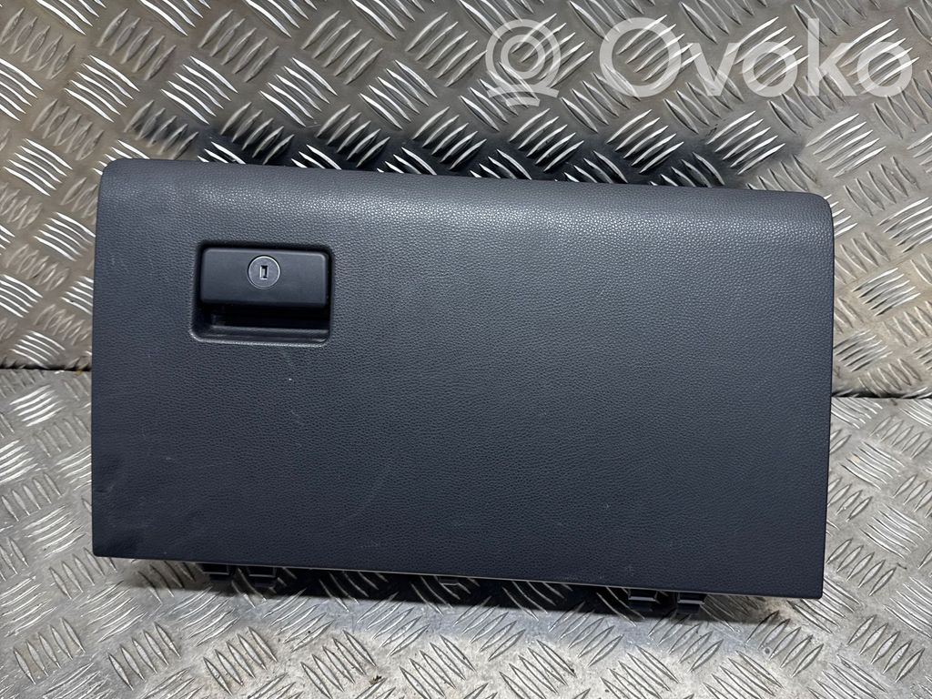 Toyota RAV 4 (XA50) Guantera 