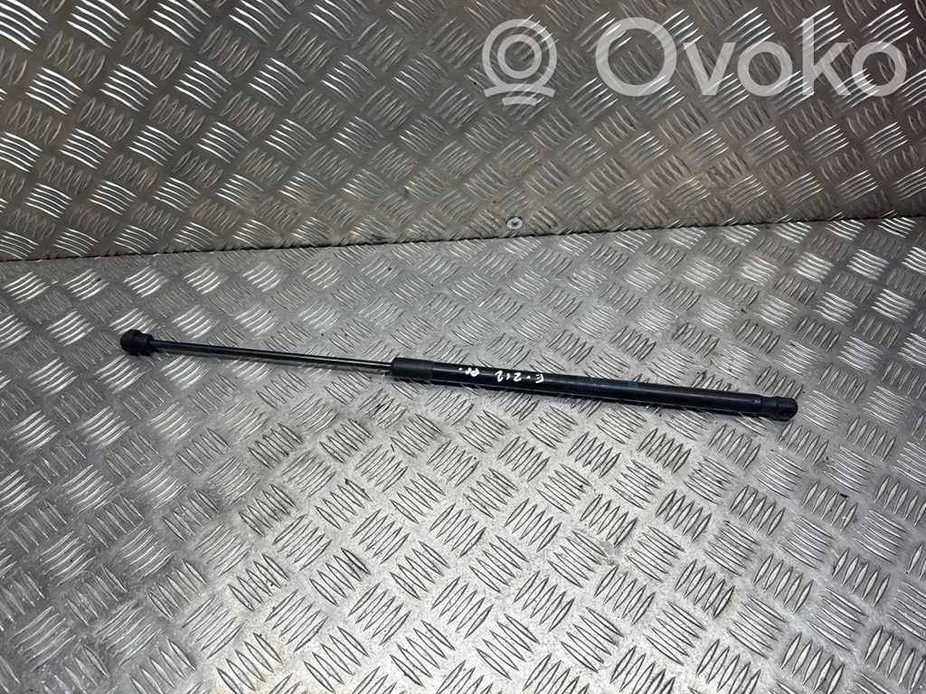Mercedes-Benz E W212 Siłownik maski przedniej 