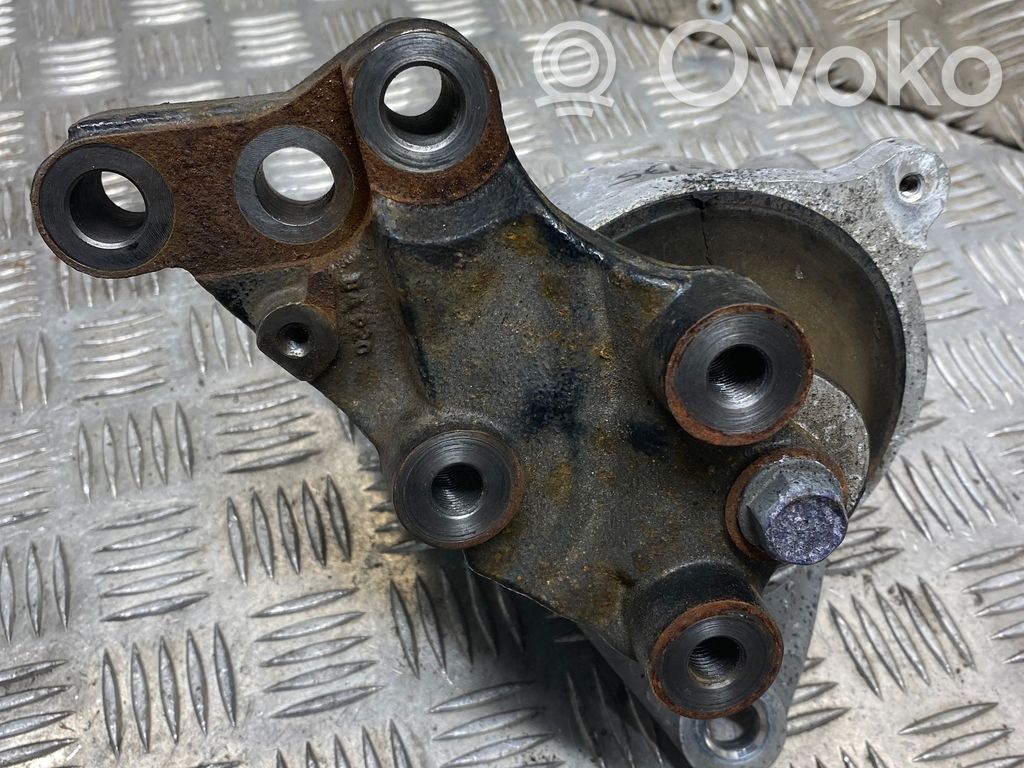 Engine mount bracket   NM139
