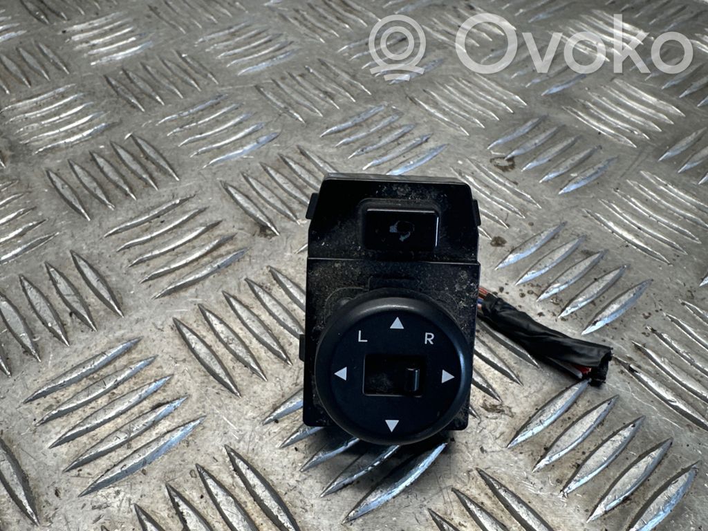 KIA Sorento Wing mirror switch 